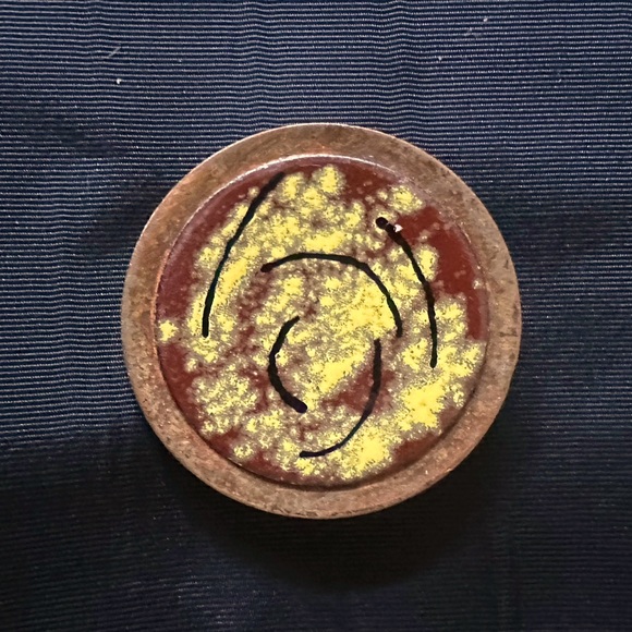 Vintage Enamel Pin - Picture 1 of 3